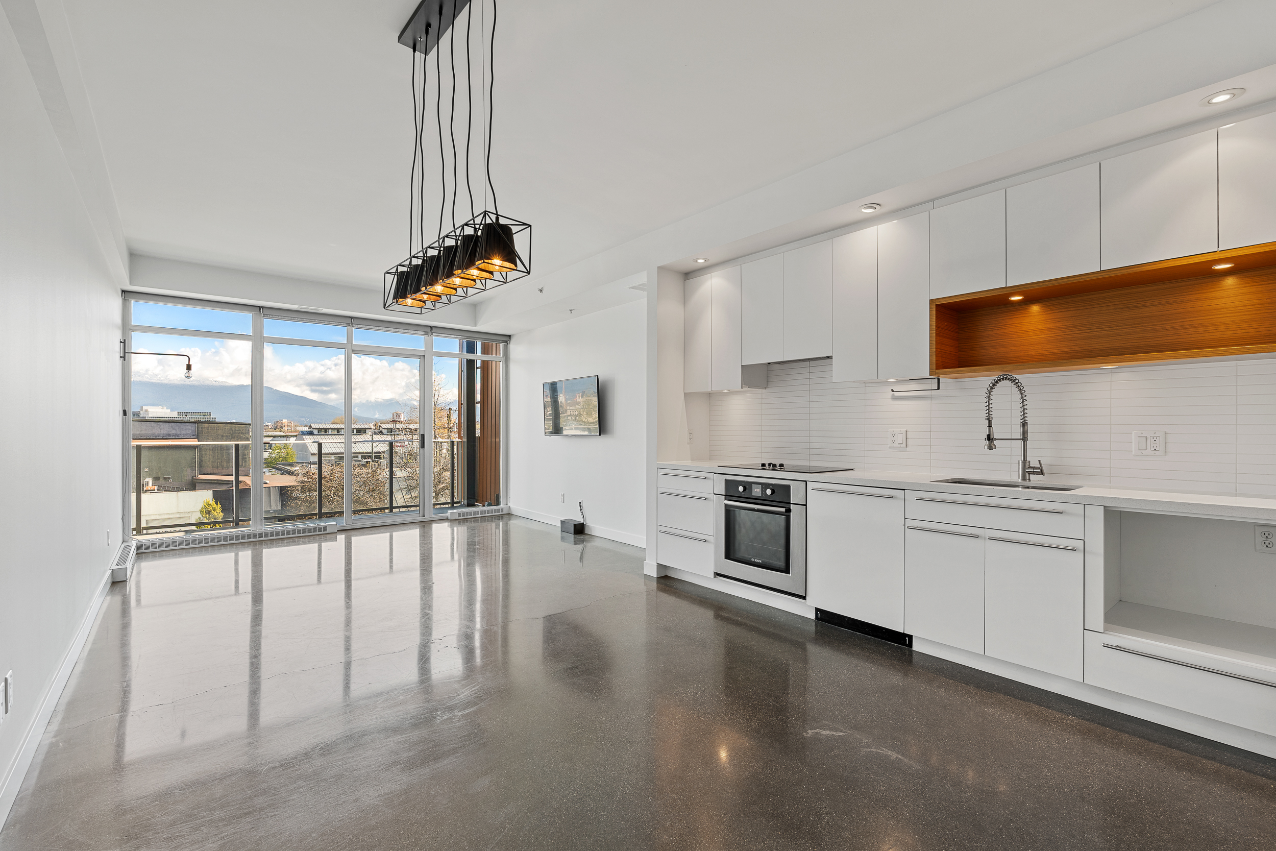 #417 – 256 E. 2nd Avenue